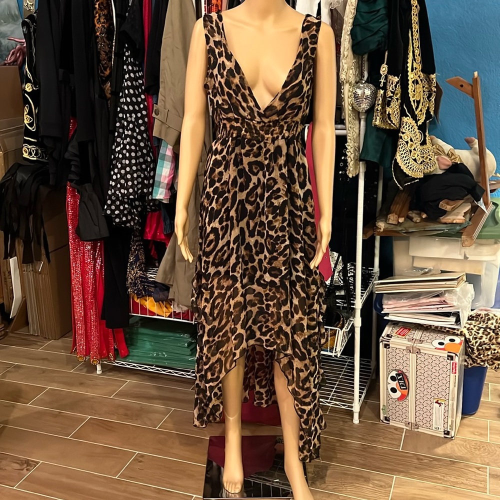 Hi-low casual leopard dress size medium